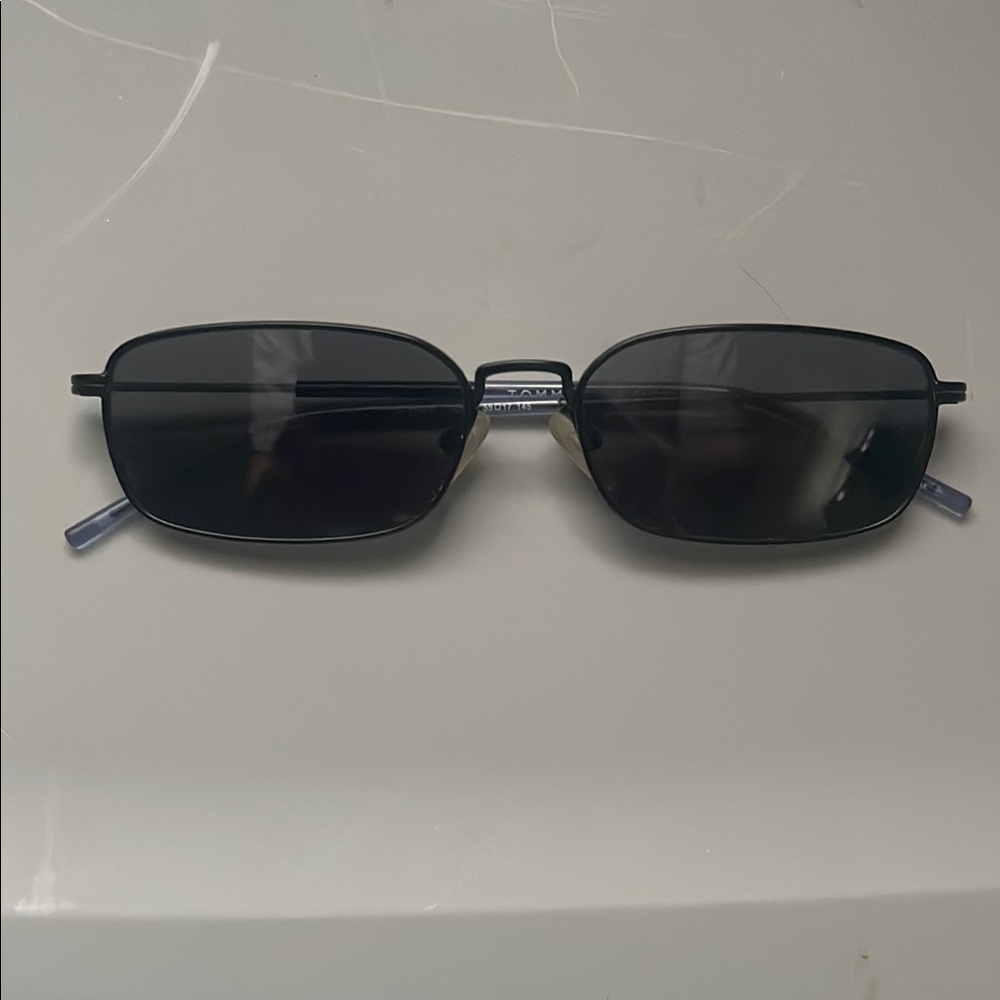 Tommy Hilfiger Black Rectangular Sunglasses